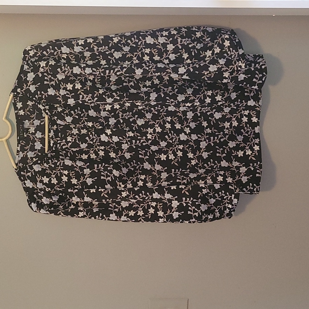 Back blouse with blue floral size large